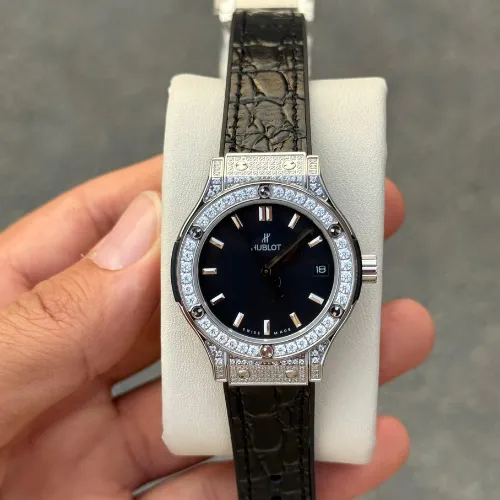 ساعة هوبلت نسائية سودا